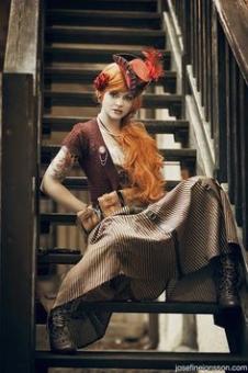 Isabella Temperance Daring  ~  Isabella, Leigh's best friend. With a short haircut. 